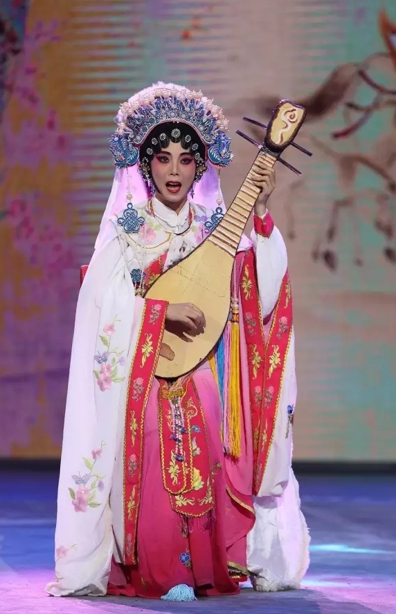 我市粤剧青年演员黄振凤荣获第六届广西戏曲青年演员比赛三等奖